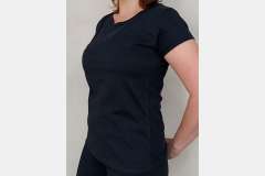 Футболка чорна жіноча